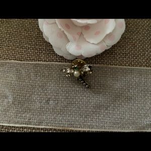 🌺 Dragon-fly pin
